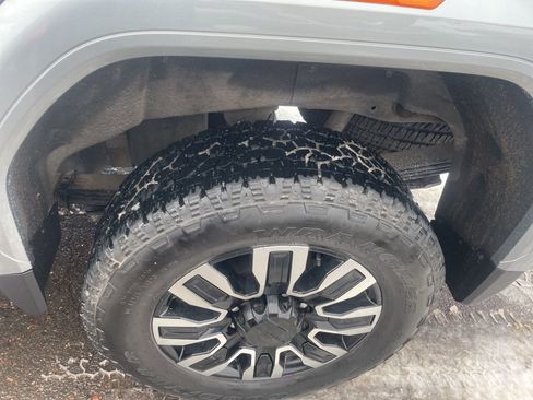 Used 2024 GMC Sierra 2500 Denali Ultimate image 32