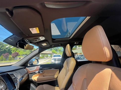 Used 2018 Volvo XC90 T6 Momentum w/ Convenience Package AWD/4WD image 27