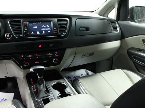 Used 2020 Kia Sedona EX FWD image 20
