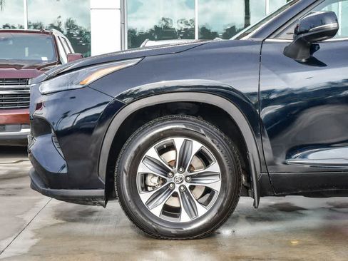 Used 2023 Toyota Highlander XLE image 10
