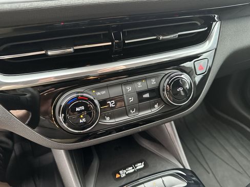 Certified 2024 Buick Envista Sport Touring w/ Convenience I Package image 18