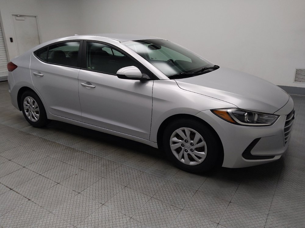 Used 2017 Hyundai Elantra SE FWD image 11