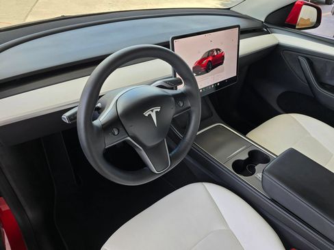 Used 2023 Tesla Model Y Long Range AWD/4WD image 12