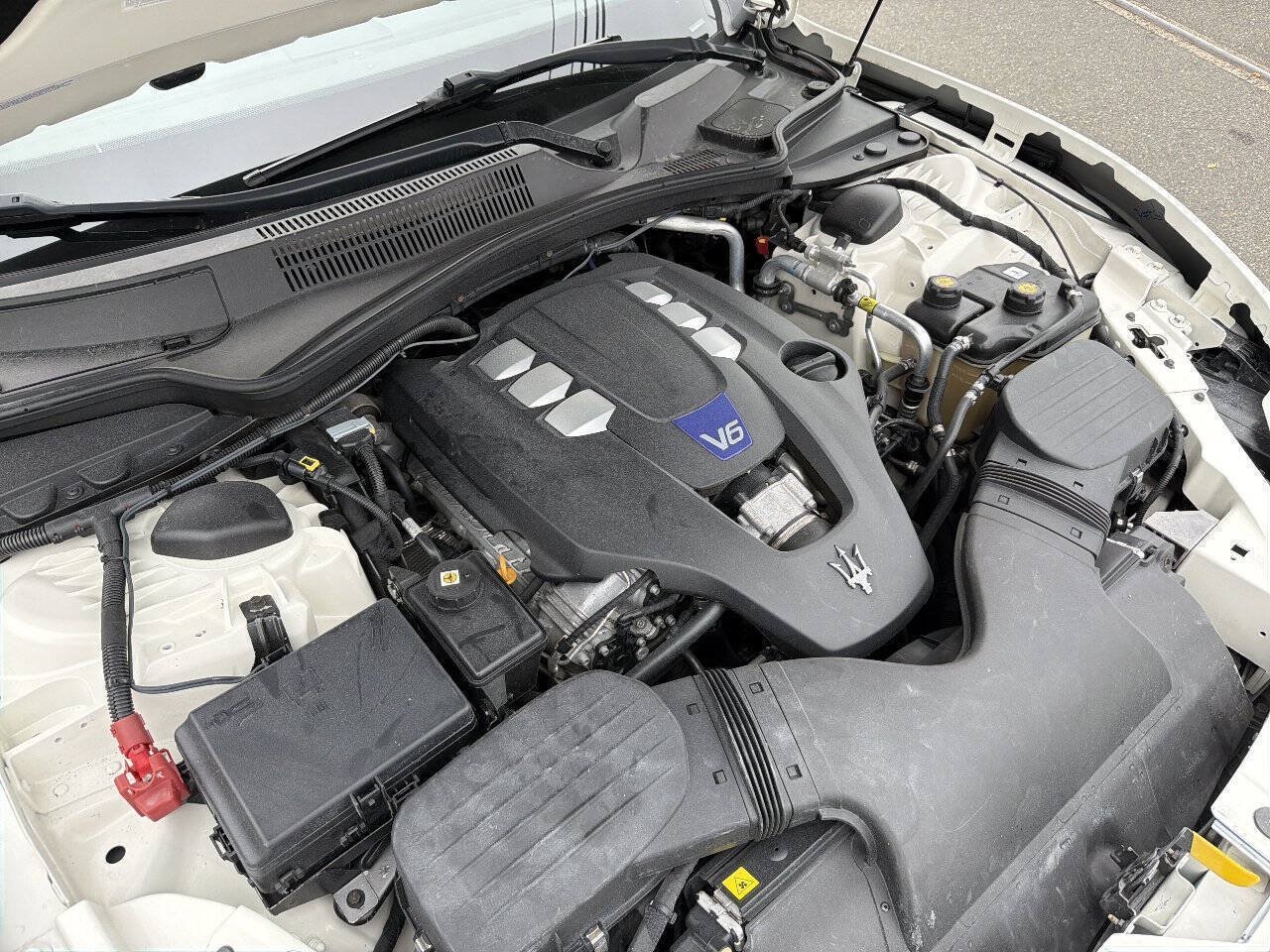 Used 2016 Maserati Ghibli S RWD image 14