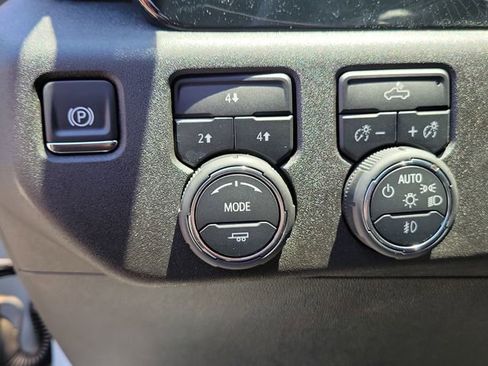 Certified 2025 Chevrolet Silverado 2500 LT w/ Convenience Package AWD/4WD image 28