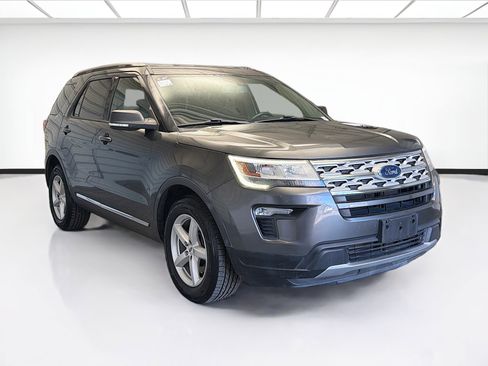 Used 2019 Ford Explorer XLT w/ Equipment Group 201A image 3