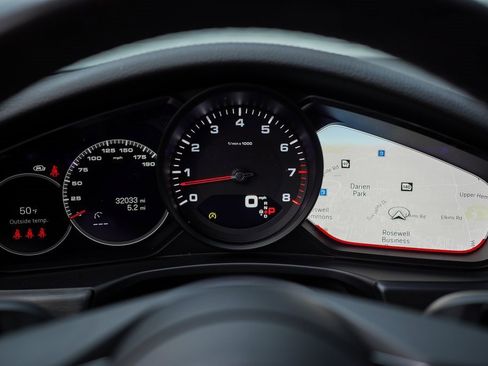 Used 2022 Porsche Panamera Platinum Edition image 26