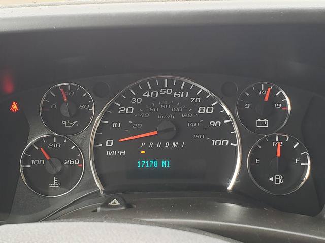 Used 2017 Chevrolet Express 2500 RWD image 25