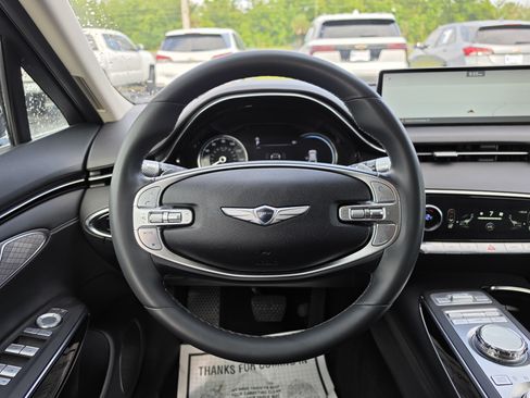 Used 2025 Genesis GV70 2.5T AWD/4WD image 19