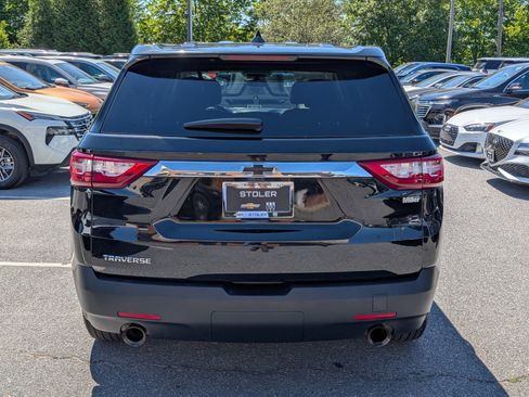 Used 2018 Chevrolet Traverse LS FWD image 4