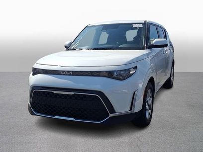 Used 2025 Kia Soul LX