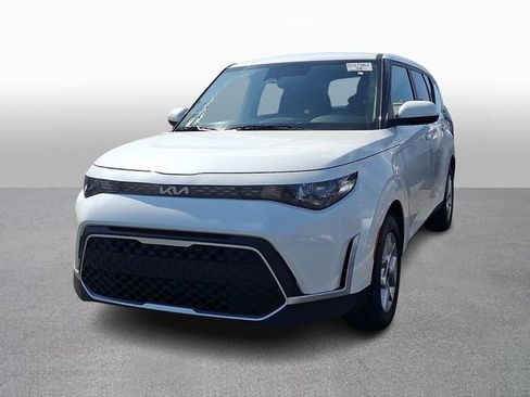 Used 2025 Kia Soul LX image 1