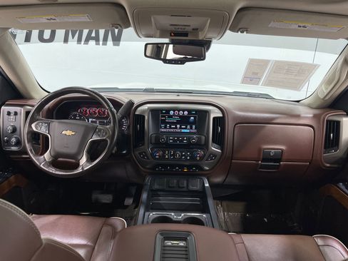 Used 2016 Chevrolet Silverado 1500 High Country w/ High Country Premium Package AWD/4WD image 19