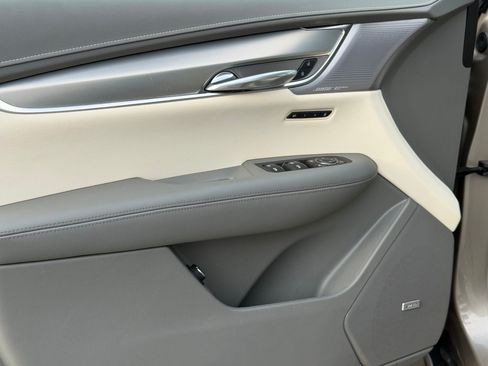 Used 2022 Cadillac XT5 Premium Luxury FWD image 13