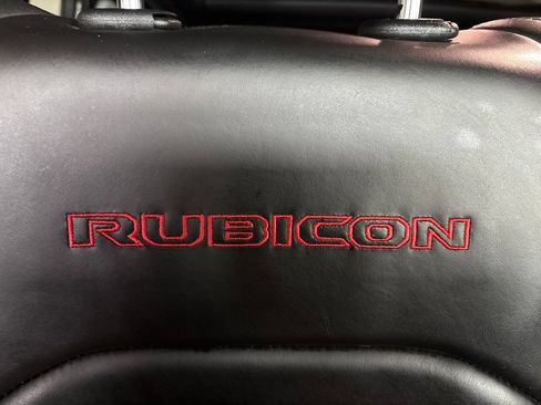 Used 2025 Jeep Wrangler Unlimited Rubicon AWD/4WD image 25