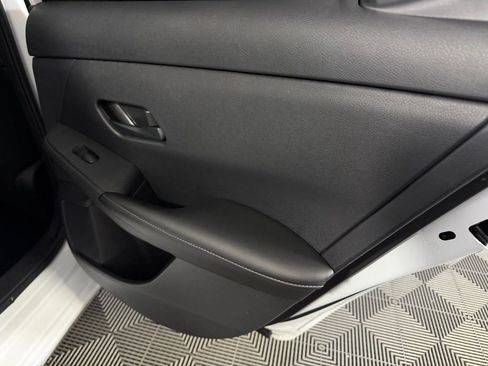 Used 2025 Nissan Sentra SV FWD image 29