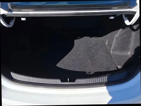 Used 2023 Chevrolet Malibu LT FWD image 17