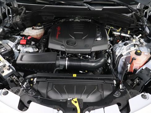 Used 2023 Alfa Romeo Stelvio Ti image 24