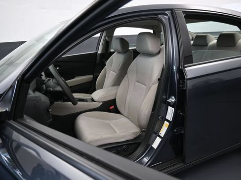 Used 2025 Honda Accord SE image 10