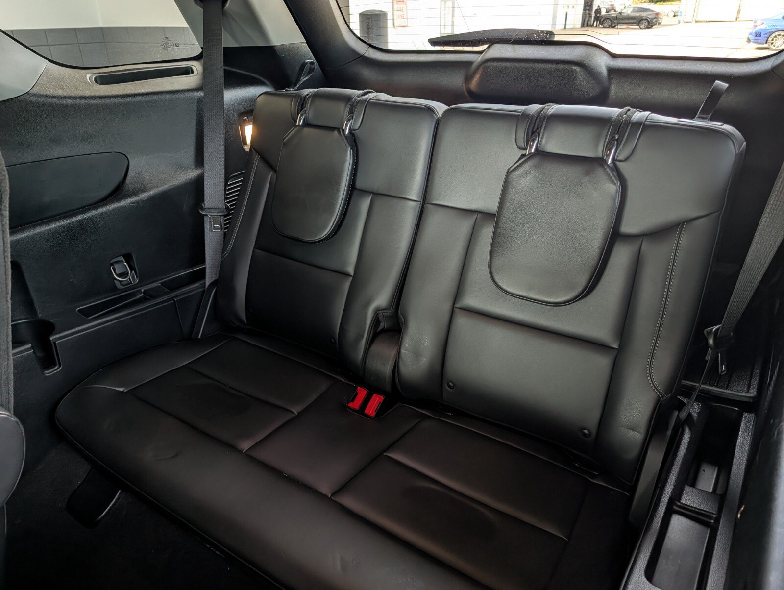 Used 2022 Ford Explorer XLT w/ Equipment Group 202A AWD/4WD image 14