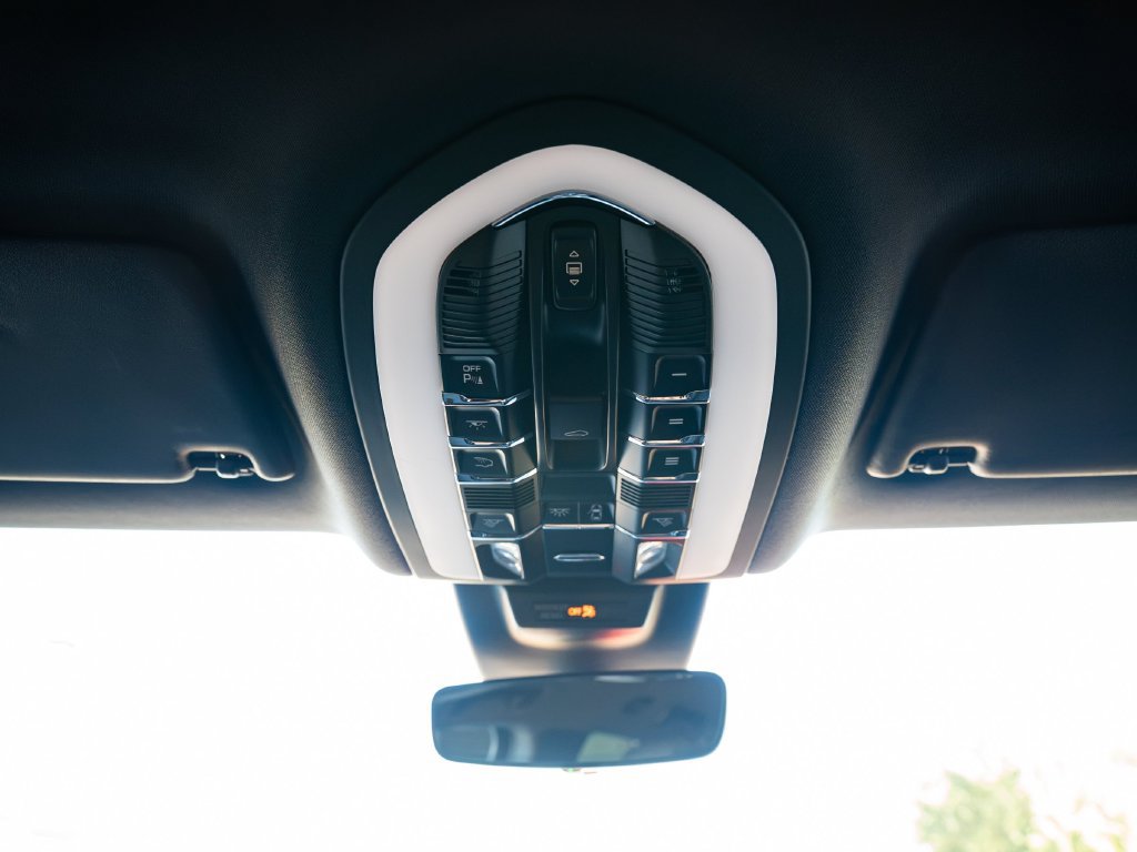 Certified 2023 Porsche Macan S AWD/4WD image 20