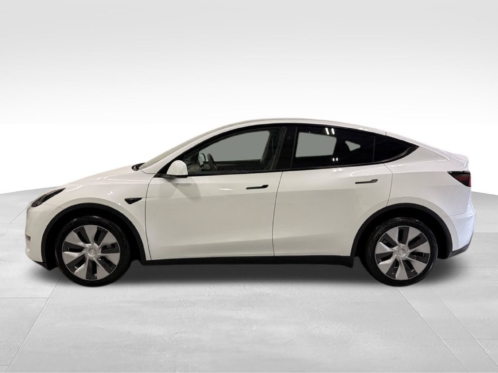 Used 2023 Tesla Model Y Long Range AWD/4WD image 2