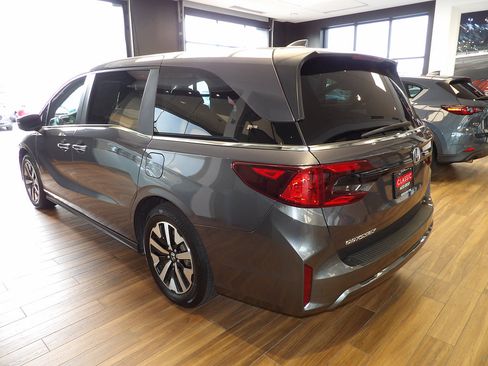 Used 2025 Honda Odyssey EX-L image 8
