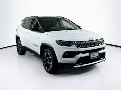 Used 2022 Jeep Compass Limited image 3