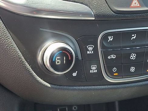 Used 2020 Chevrolet Equinox LT w/ Midnight Edition AWD/4WD image 19