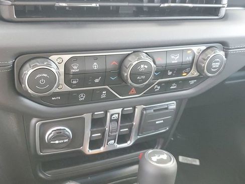 New 2025 Jeep Wrangler Sahara AWD/4WD image 18