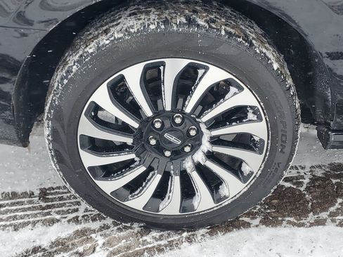 Certified 2024 Lincoln Navigator Black Label image 7