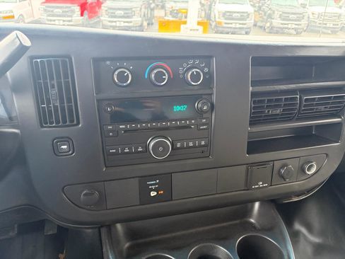 Used 2016 Chevrolet Express 3500 RWD image 24