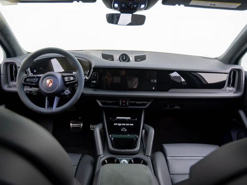 New 2026 Porsche Cayenne GTS image 11