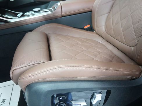 New 2026 BMW X7 xDrive40i w/ M Sport Package image 9