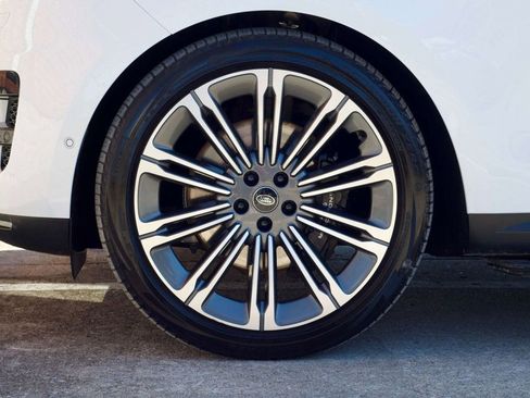 Used 2024 Land Rover Range Rover Sport SE image 49