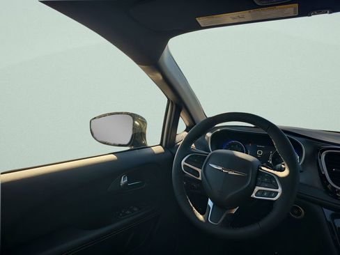 New 2026 Chrysler Pacifica Select image 15