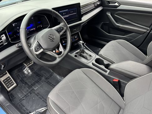 Used 2025 Volkswagen Jetta Sport image 16