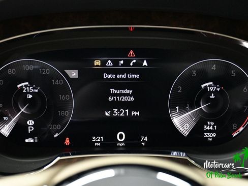 Used 2023 Bentley Bentayga AWD/4WD image 47