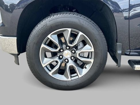 Used 2024 Chevrolet Silverado 1500 LT AWD/4WD image 10