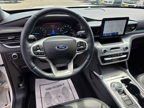 Certified 2022 Ford Explorer XLT w/ Equipment Group 202A AWD/4WD image 20