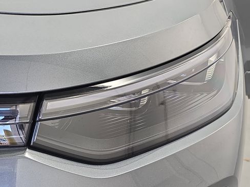 New 2026 Volkswagen Tiguan SE R-Line FWD image 28