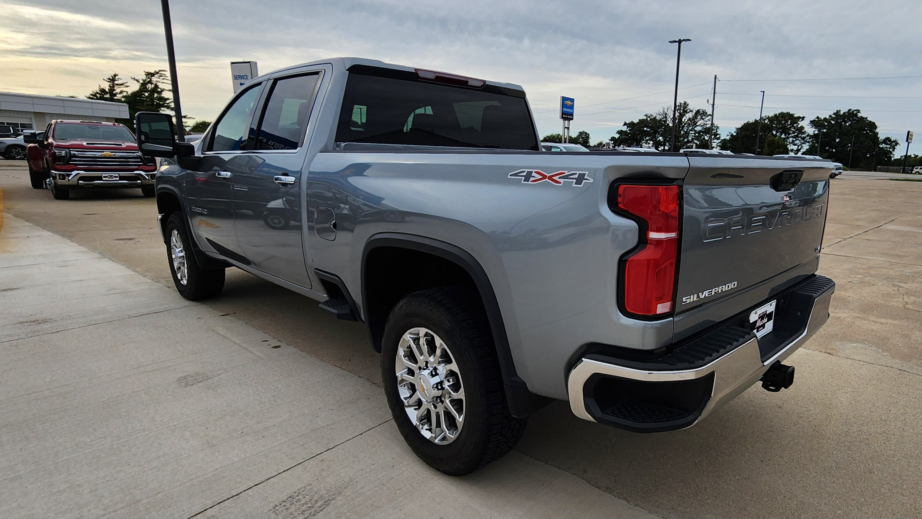 Certified 2026 Chevrolet Silverado 2500 LTZ w/ LTZ Convenience Package AWD/4WD image 8