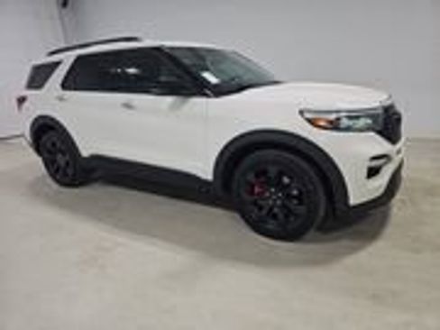 Used 2022 Ford Explorer ST w/ Equipment Group 401A AWD/4WD image 2