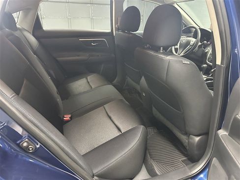 Used 2017 Nissan Altima 2.5 SR w/ LED Appearance Package FWD image 12
