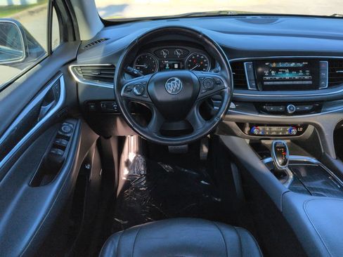 Used 2018 Buick Enclave Premium w/ Experience Buick Package FWD image 16