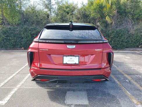 Certified 2026 Cadillac Lyriq V image 9