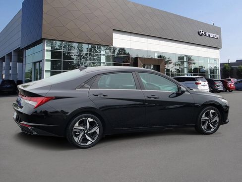 Certified 2023 Hyundai Elantra Limited FWD image 2
