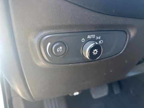 Used 2021 Chevrolet Equinox LT image 30