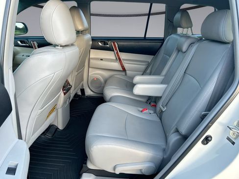 Used 2012 Toyota Highlander Limited FWD image 31