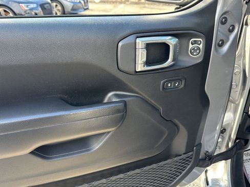 Used 2021 Jeep Wrangler Unlimited Islander image 14